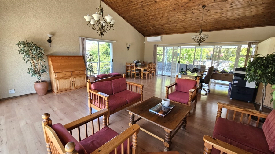 6 Bedroom Property for Sale in Schoemansville North West